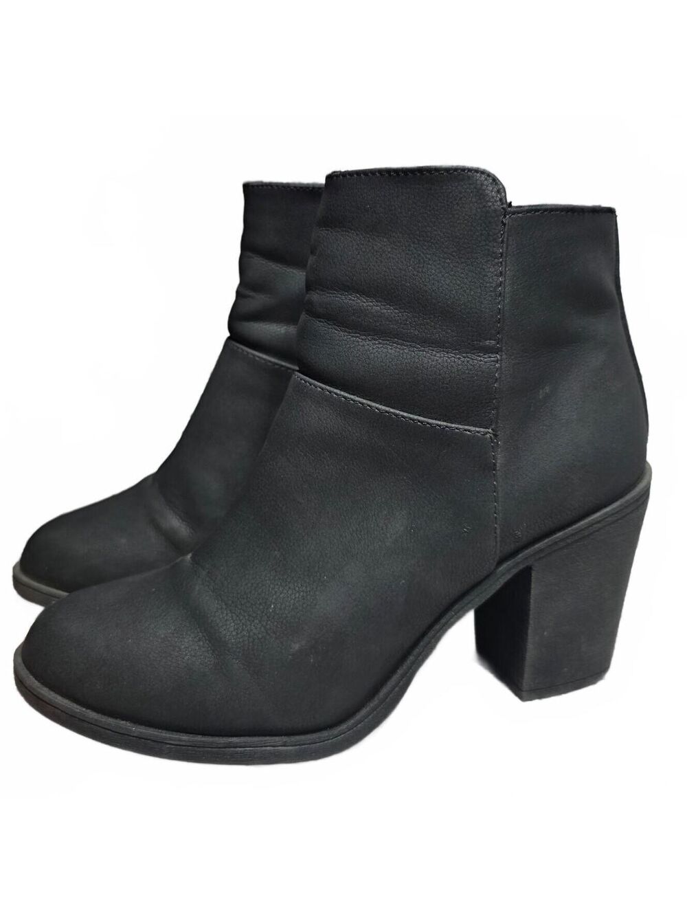 Wmn's 6 - Divided black ankle boots